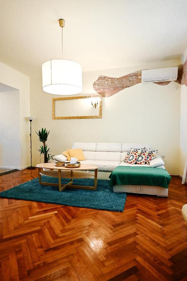 '2R' City Center Holidays And Workstays Rijeka Buitenkant foto