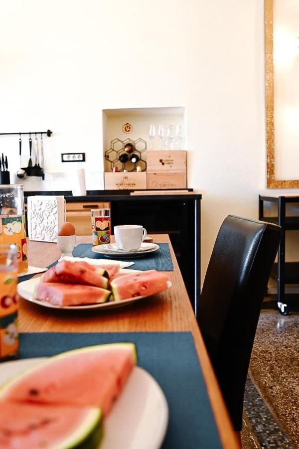 '2R' City Center Holidays And Workstays Rijeka Buitenkant foto